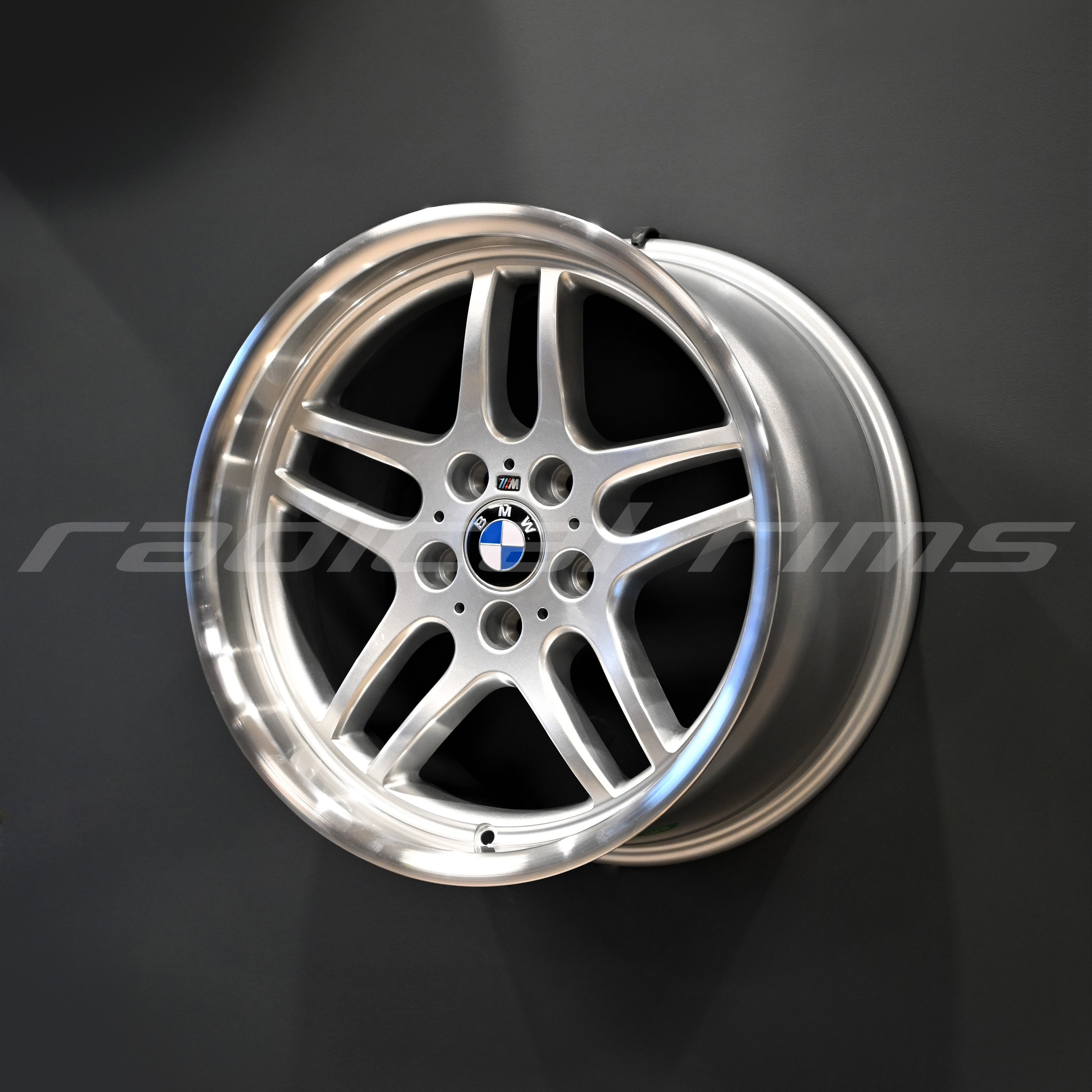 BMW 37 Style (Replica) 18х9.5 ET25 5x120 DIA:74.1 Silver Machined Lip